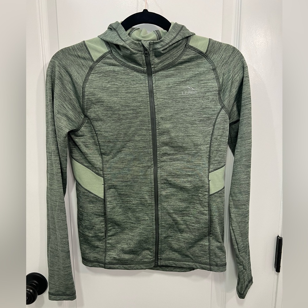 L.L. Bean Girl’s 10-12 Zip Hoodie. Green. New condition.
